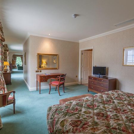 Luton Hoo Hotel, Golf And Spa Eksteriør billede A bedroom at the hotel