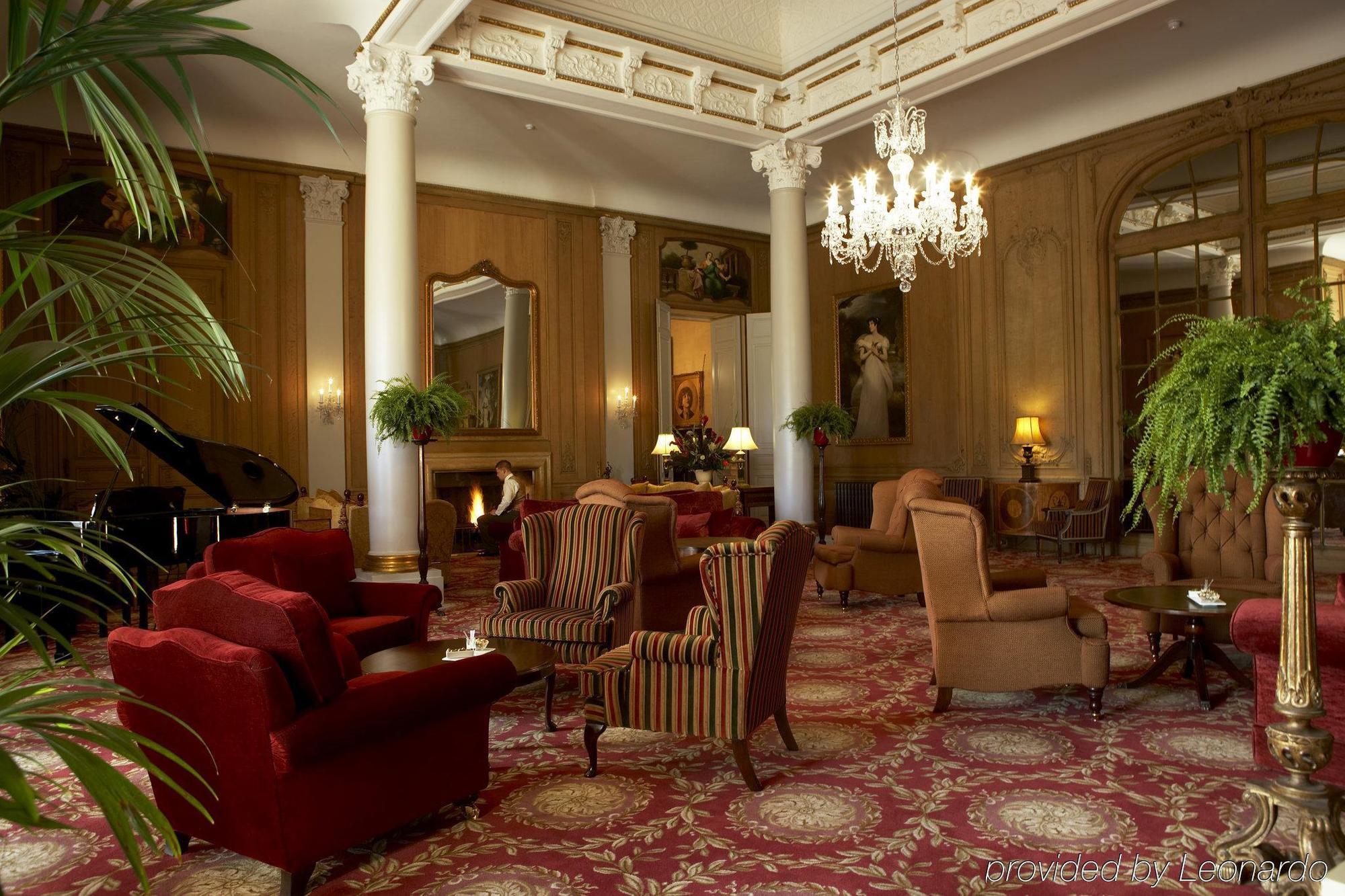 Luton Hoo Hotel, Golf And Spa Interiør billede The lobby of the Hotel de la Paix