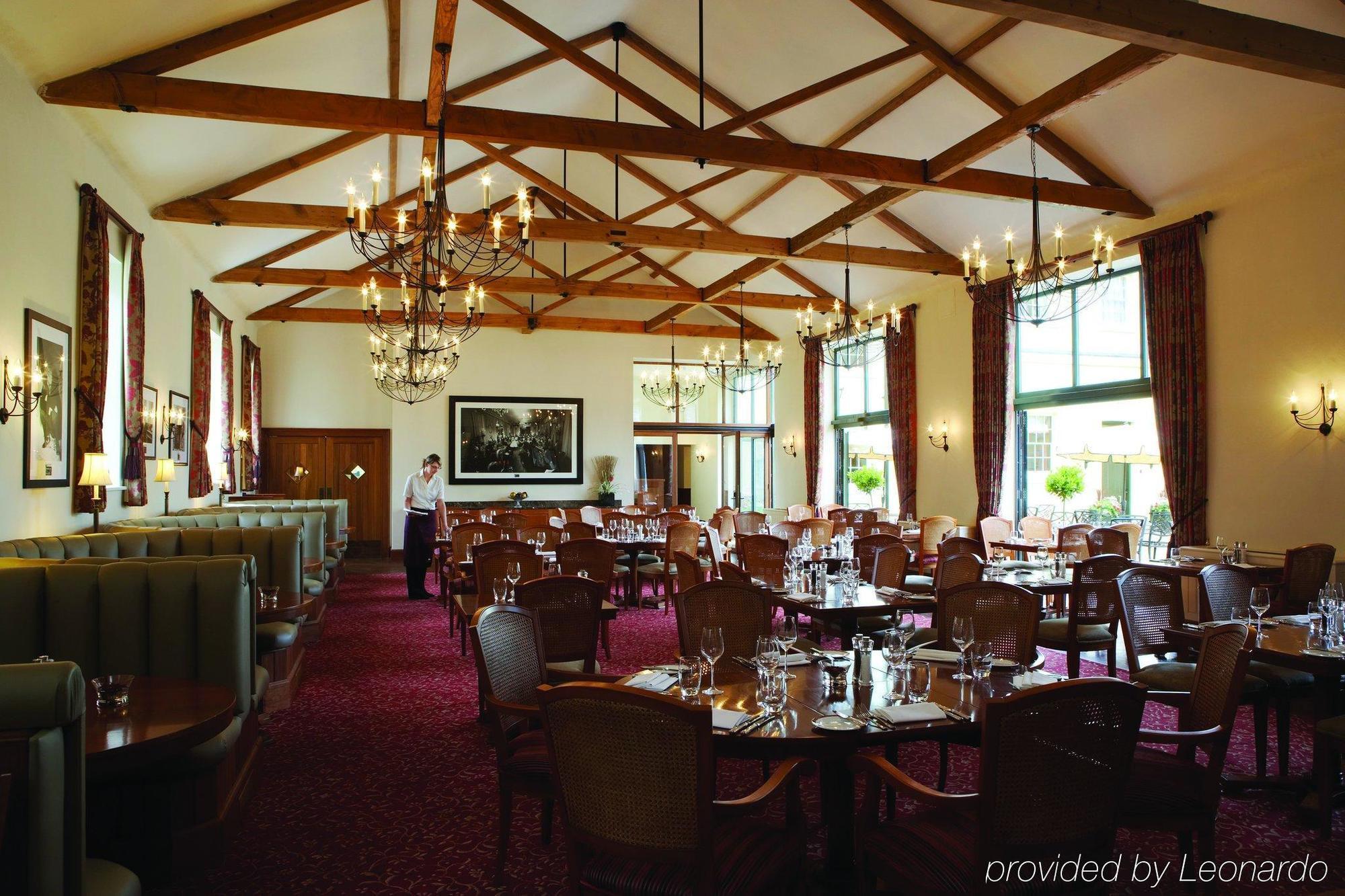 Luton Hoo Hotel, Golf And Spa Restaurant billede The dining room at the Leonia Hotel