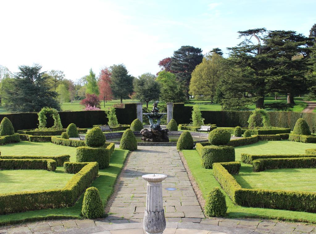 Luton Hoo Hotel, Golf And Spa Eksteriør billede The Italian Gardens