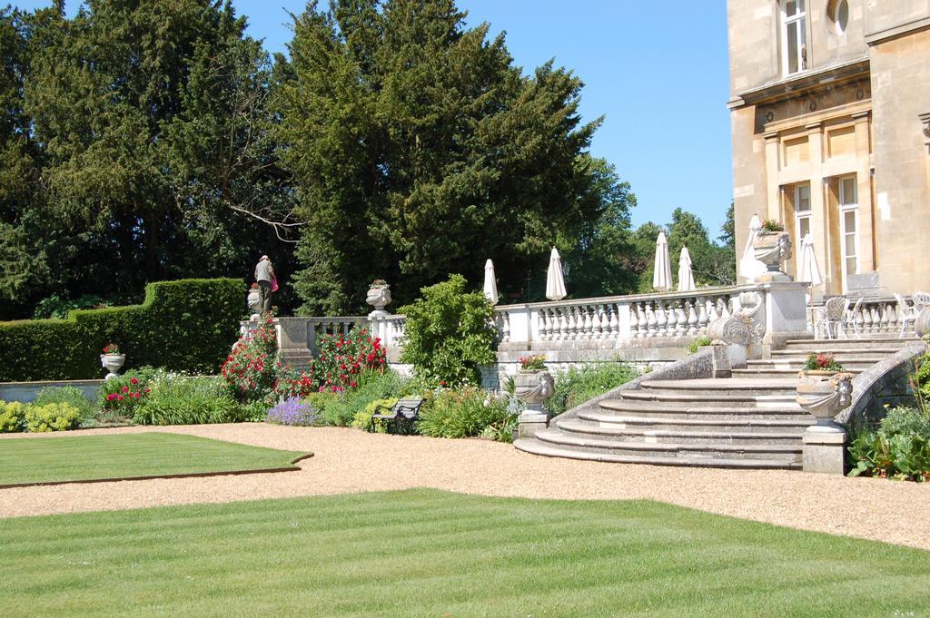 Luton Hoo Hotel, Golf And Spa Eksteriør billede The gardens