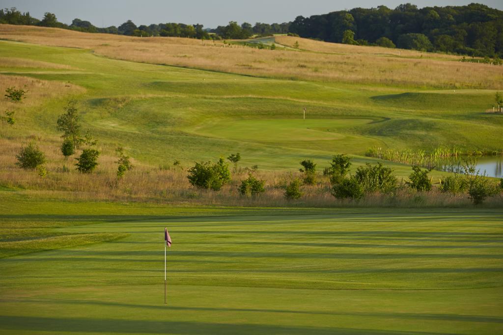 Luton Hoo Hotel, Golf And Spa Eksteriør billede Golf course in the United States