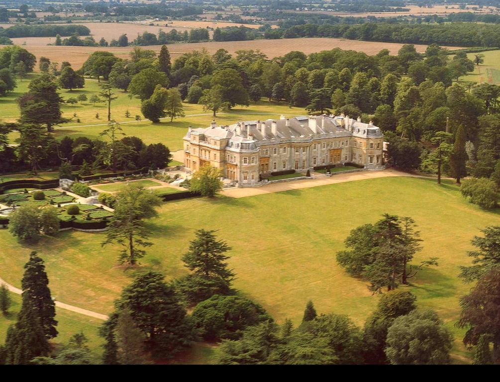 Luton Hoo Hotel, Golf And Spa Eksteriør billede The former home of the 1st Baron Caldecote, Caldecote Hall, Cambridgeshire