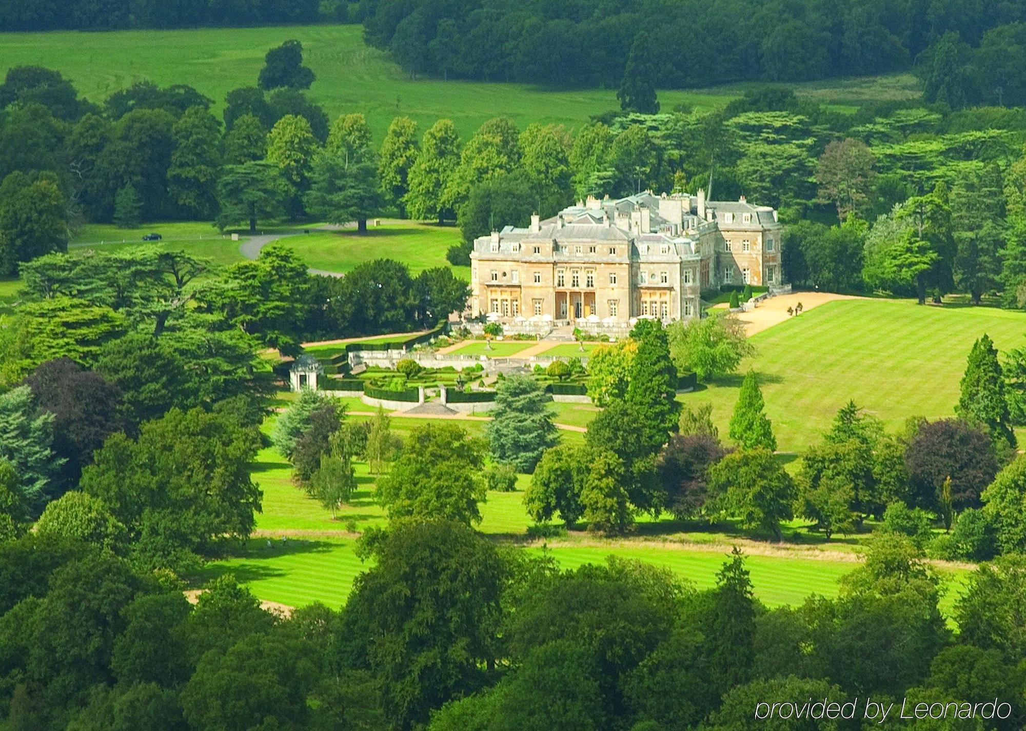 Luton Hoo Hotel, Golf And Spa Eksteriør billede The house from the south