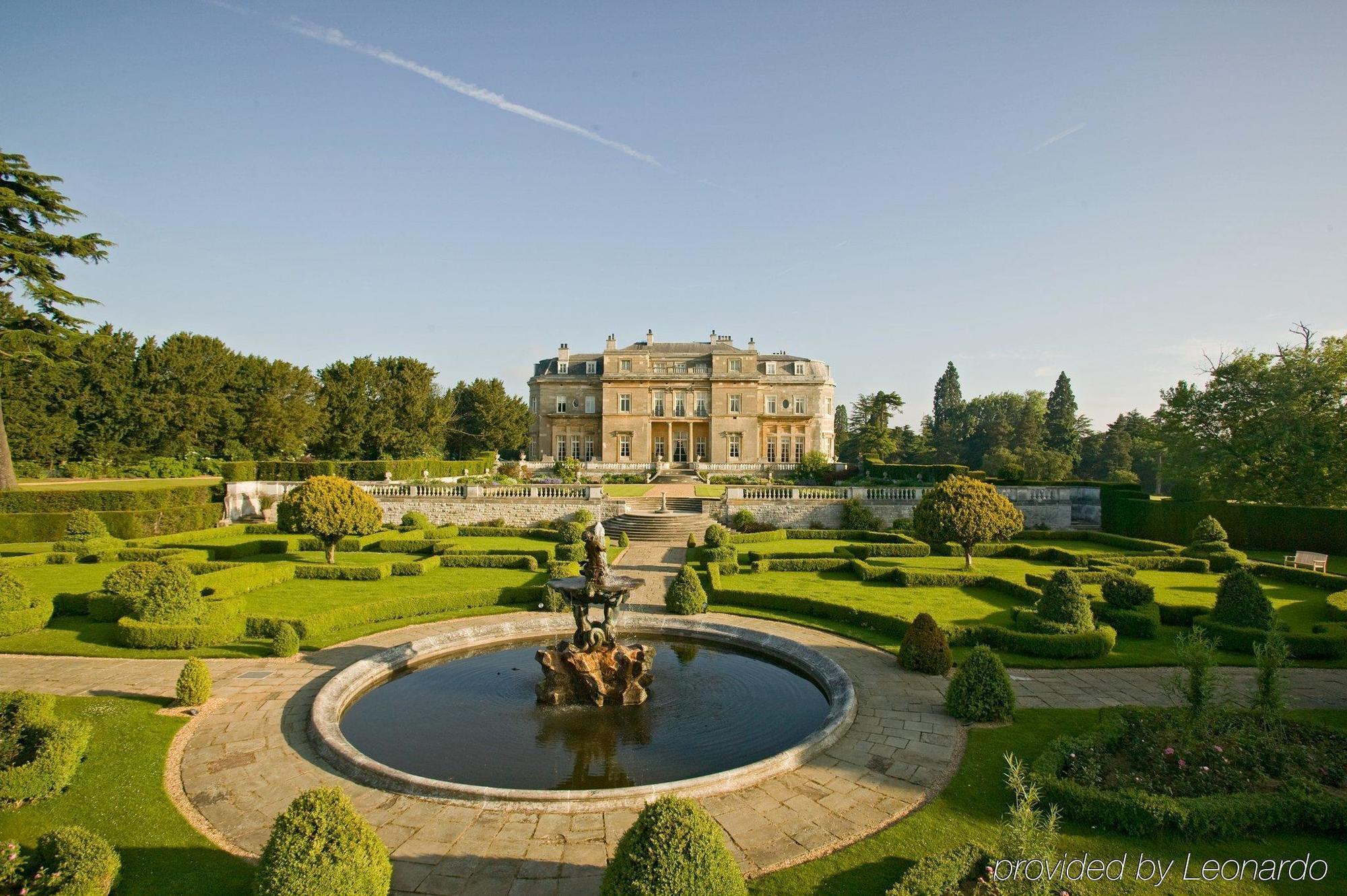 Luton Hoo Hotel, Golf And Spa Eksteriør billede The gardens of the Château de Ferrières
