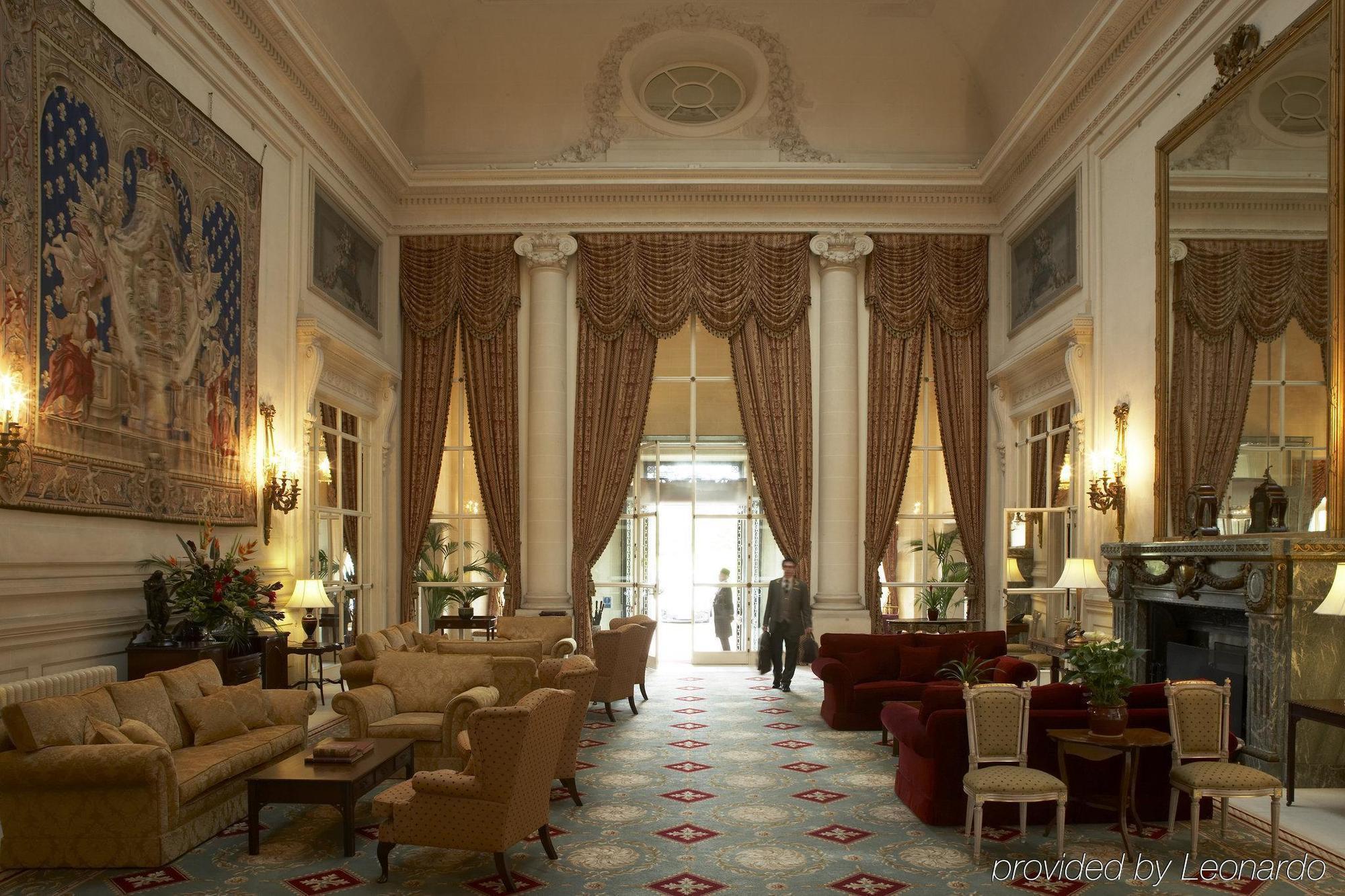 Luton Hoo Hotel, Golf And Spa Interiør billede The hotel's lobby