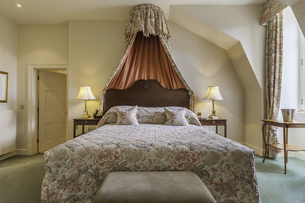 Luton Hoo Hotel, Golf And Spa Eksteriør billede A bedroom at the hotel