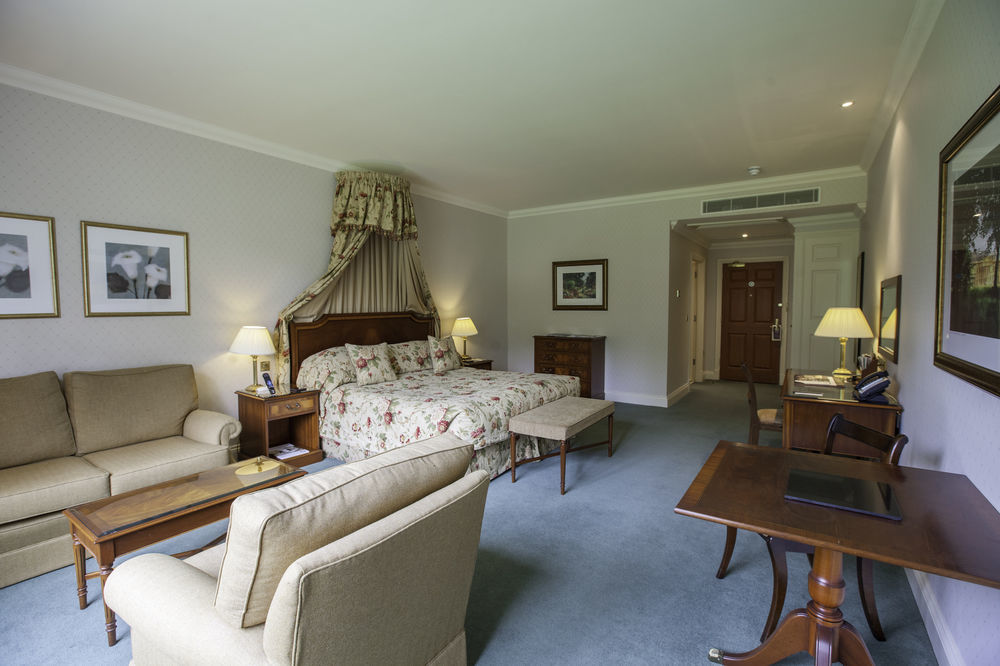 Luton Hoo Hotel, Golf And Spa Eksteriør billede A room at the InterContinental London