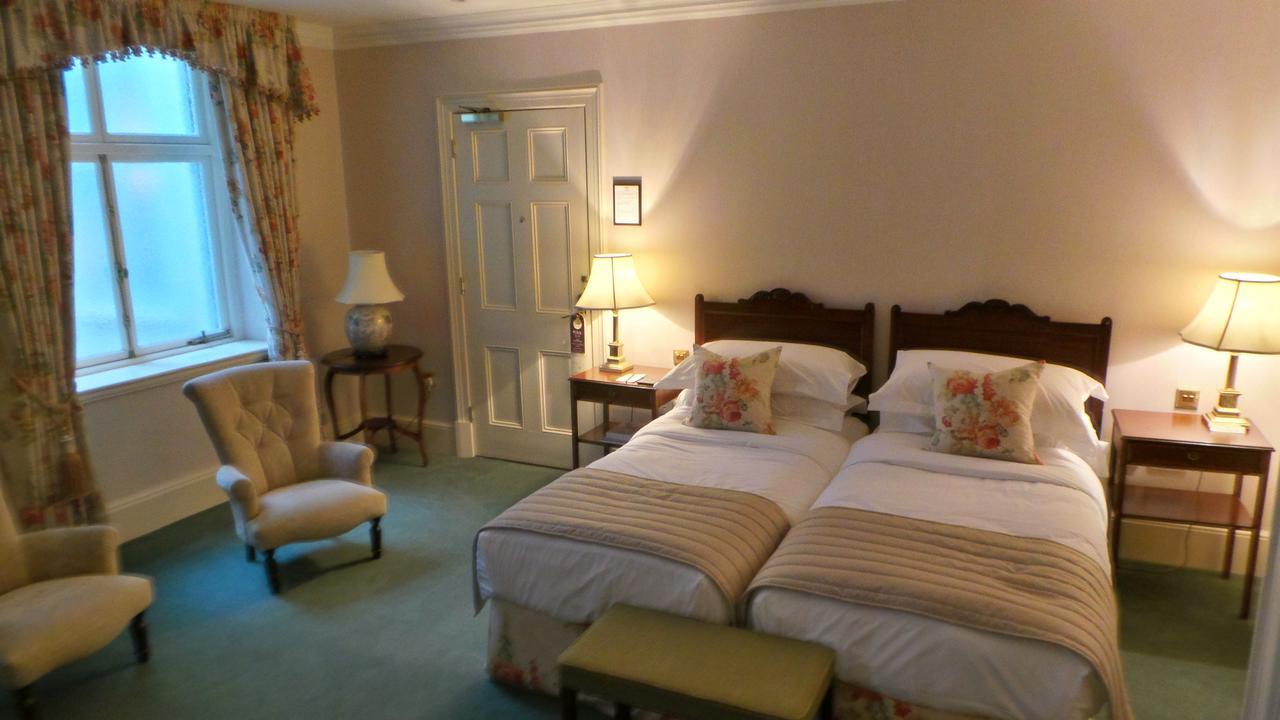 Luton Hoo Hotel, Golf And Spa Eksteriør billede A room at the hotel